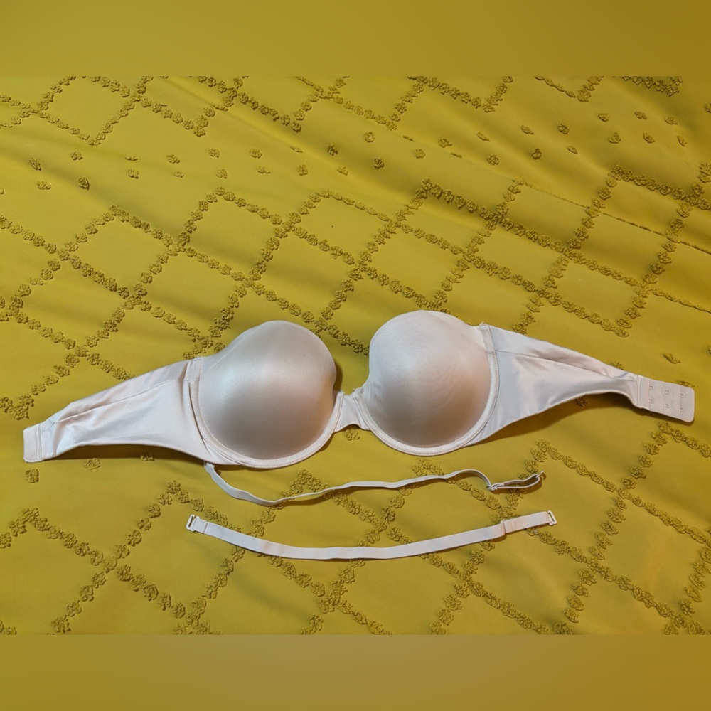 Maidenform- Light pink Strapless/convertible Bra- 34D